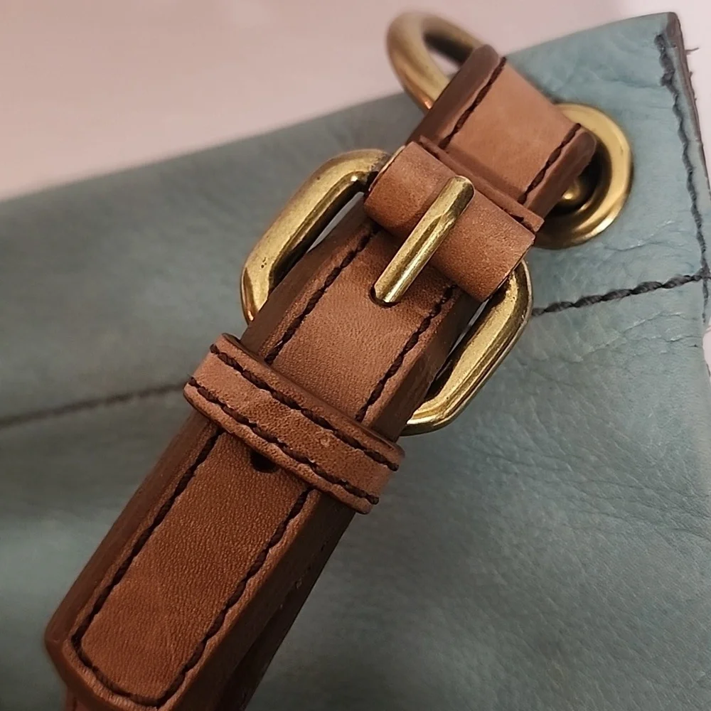 Fossil Teal Vintage Leather Shoulder Bag with Key Charm. LONG LIVE VINTAGE